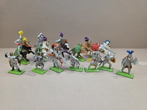 Britains knights toy soldiers - britains,