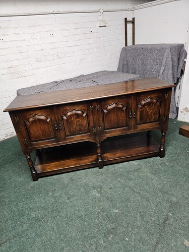Stunning solid oak dresser - stunning,