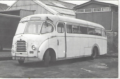 Bus photo kwy951 british - kwy951,