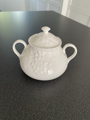 Wedgwood strawberry and vine - wedgwood,