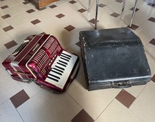 Antica vecchia fisarmonica accordion Weltmeister  Made in east Germany