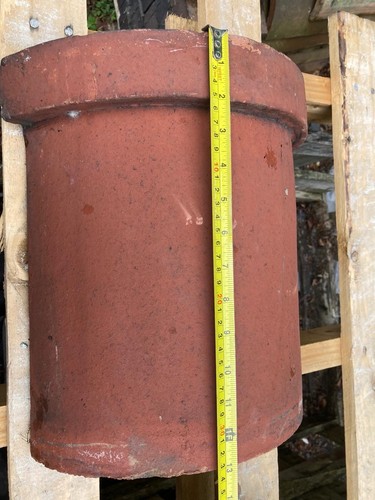 Red clay capped half - , round