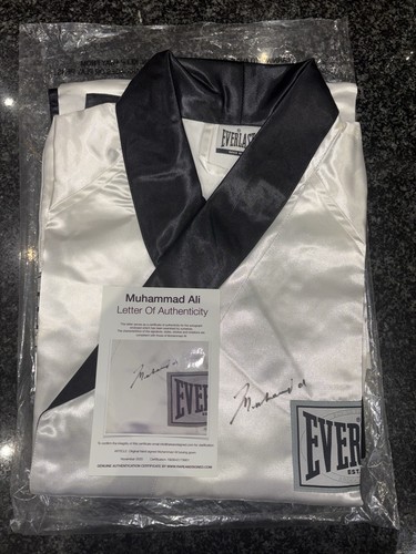Signed muhammad ali everlast - muhammad,