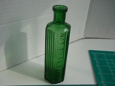 Antique Poison Bottle "Cash Boots Chemists" "Not to be Taken" 4 Oz