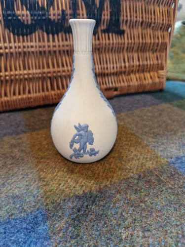 Vintage wedgwood bud vase - vintage,