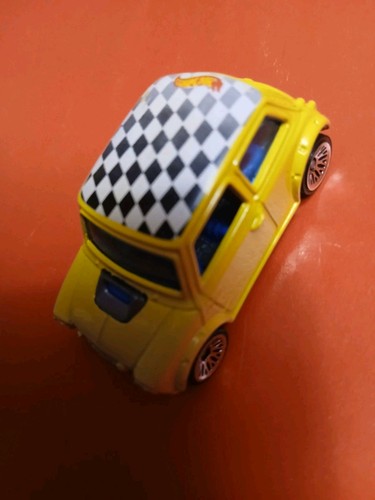 New hot wheels yellow classic - hot,