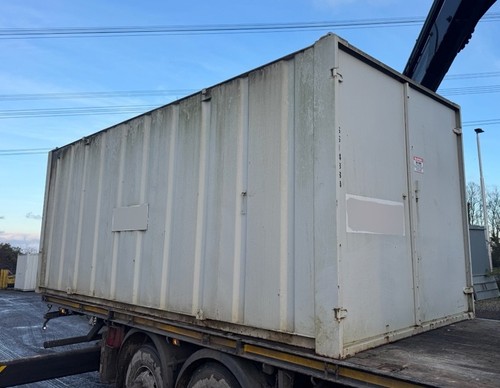 21ft storage container - /, site