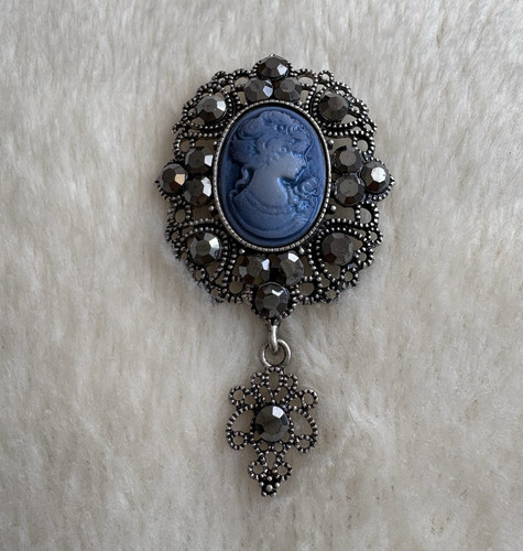 Silver tone blue oval cameo - silver,