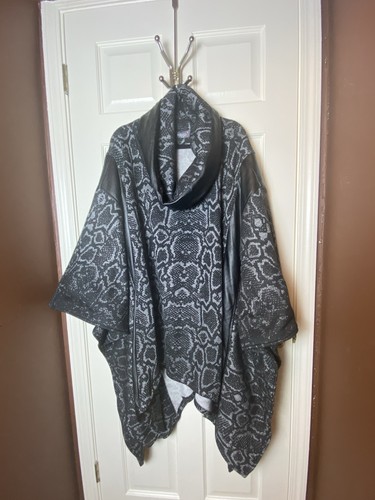 Kekoo women poncho - women’s, cape