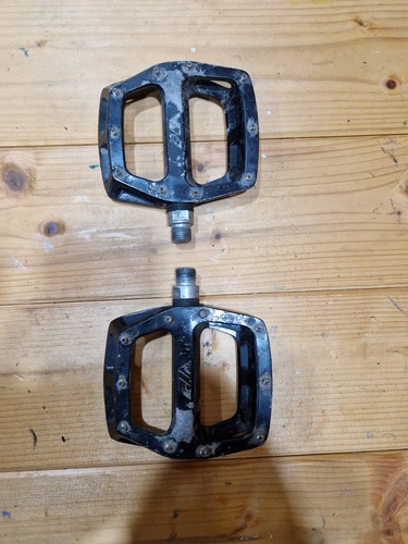 Dmr bikes v12 pedals - bikes, mtb