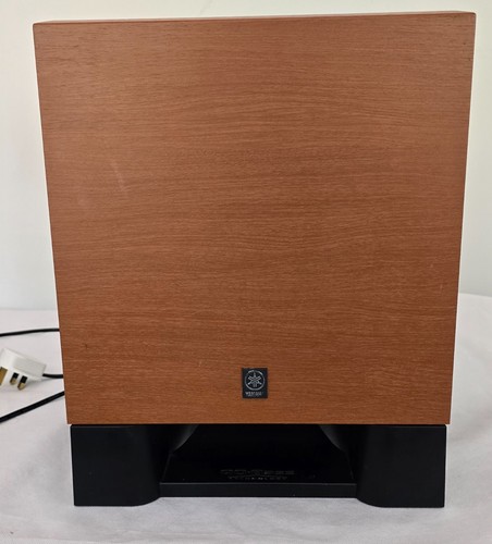 Yamaha yst sw030 - yamaha, powered