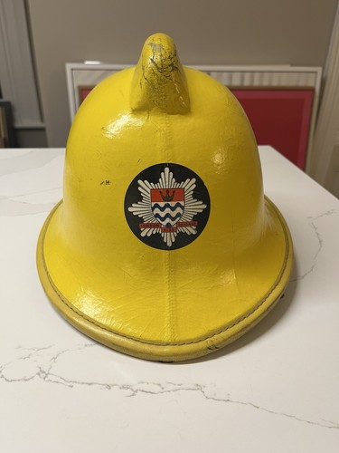 Vintage 1986 london fireman - 1986, fireman's
