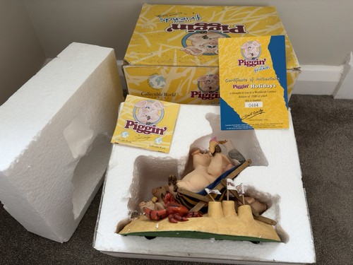 Piggin holidays 0484 - holidays,
