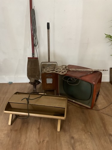 Props vintage vacuum - props,