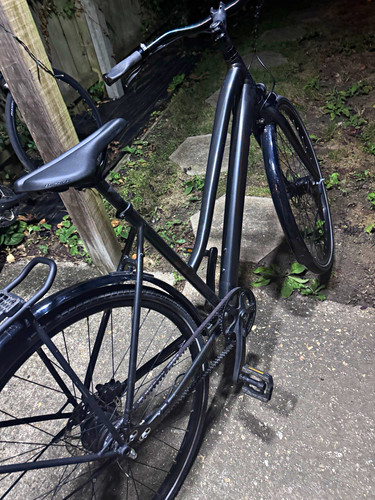 Trek black city bike - trek, hub