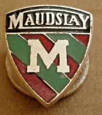 VINTAGE 1950's ENAMEL BADGE