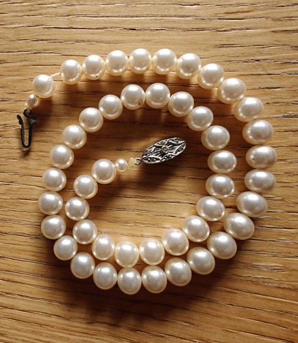 Rosita vintage faux pearl - vintage,