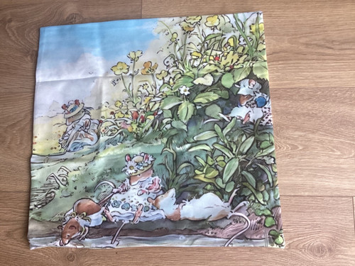 Brambly hedge lazing the - hedge, by