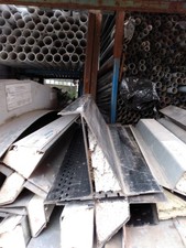 Short Steel Cavity Eaves