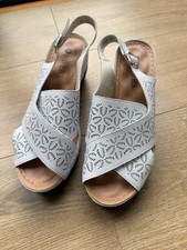 Pavers White Wedge Sandals EU