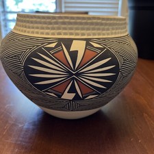 K.V.  ACOMA NM POTTERY 6 INCH