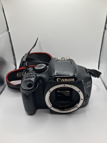 Canon eos 550d camera - canon,