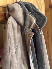 REAL SHEEPSKIN Size M/12