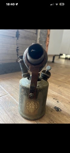 Vintage governor paraffin blow - governor,