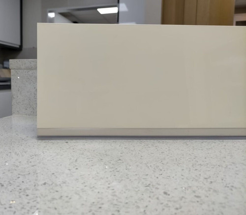 Cream gloss plinth - cream,