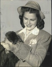 1942 Press Photo Universal