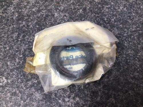 Ford gearbox oil seal - t5,