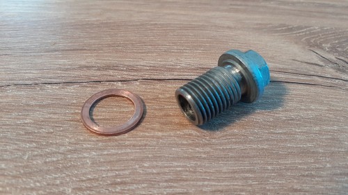 Screw gear locking