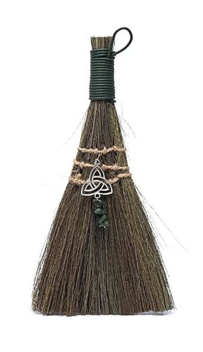 Witches broom triquetra green - witches,