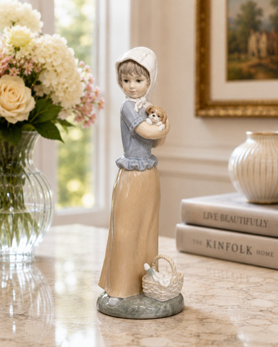 Nao lladro 170 protecting - by,