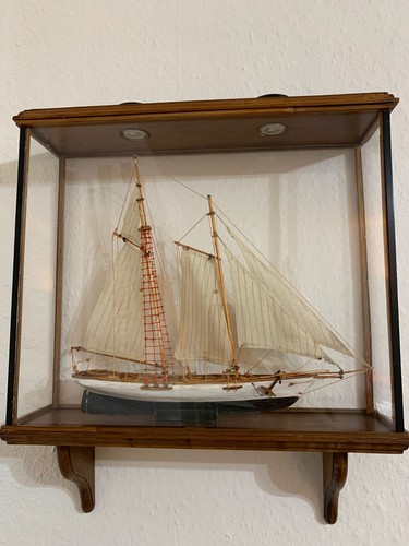Ship model shelf - in,