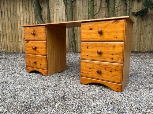 Modern pine drawer - 6, knee