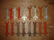 Job lot of 17 vintage flat plate lawnmower spanners / spanner
