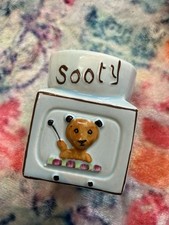 Sooty egg cup keele - sooty,