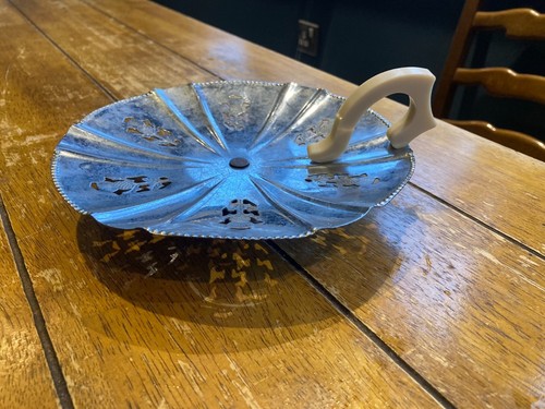 Round chrome cake stand - round,
