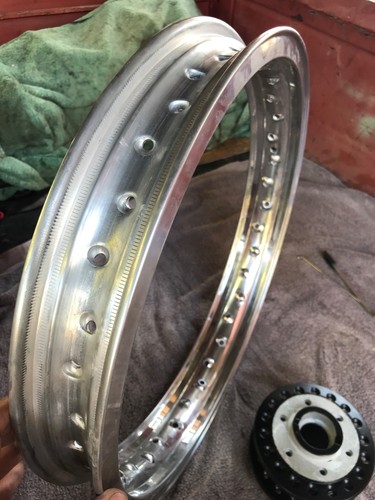 Borrani wheel rim - 18, x