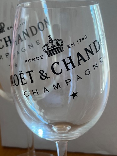 Pair moet and chandon large - pair, of