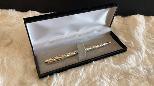 Vtg 1960s lady - vtg, sheaffer