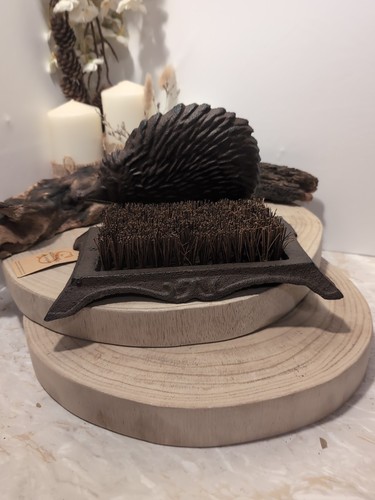 Cast iron hedgehog boot brush - iron,