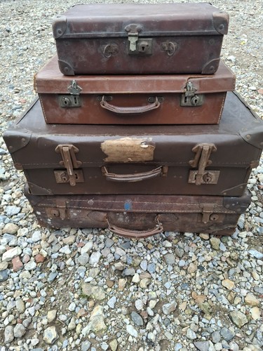 Vintage leather suitcases - 4×,