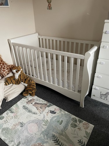 White fits 140 - (fits, mattress