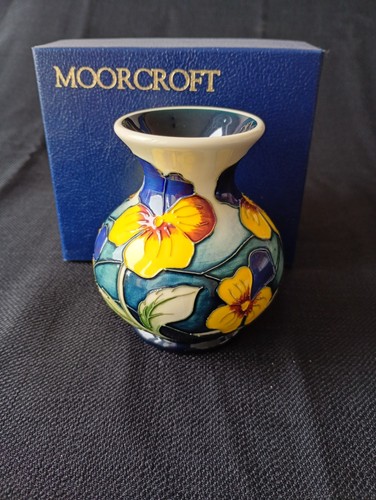 Moorcroft pansy parade squat - pansy,