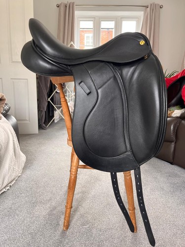 Paul jones dressage saddle - jones, 17"
