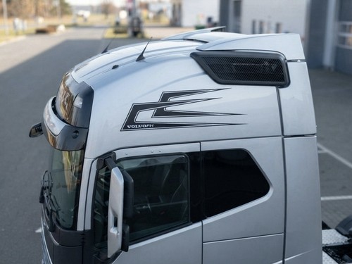 Volvo side x cab - side,