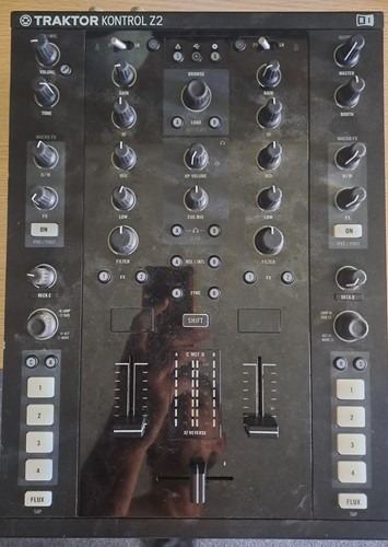 Traktor kontrol mixer - z2, dj