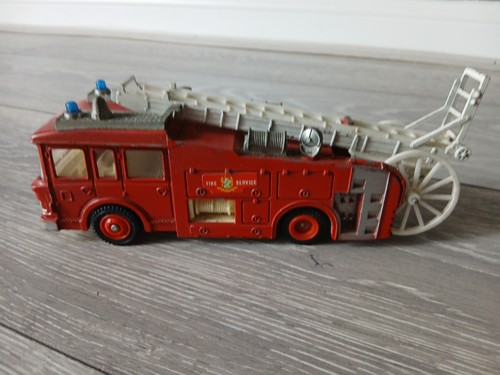 Dinky toys fire tender - toys, e.r.f.